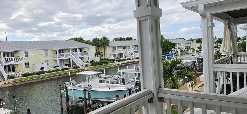 5121 Coquina Key Drive SE St Petersburg FL 33705