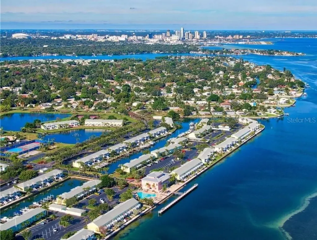 5121 Coquina Key Drive SE St Petersburg FL 33705