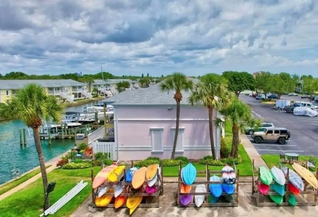 5121 Coquina Key Drive SE St Petersburg FL 33705