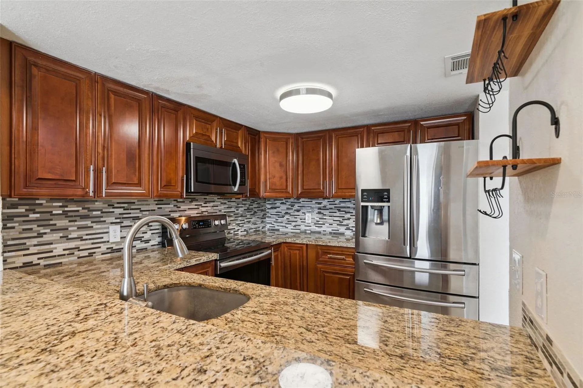 214 Majors Lane Kissimmee FL 34743