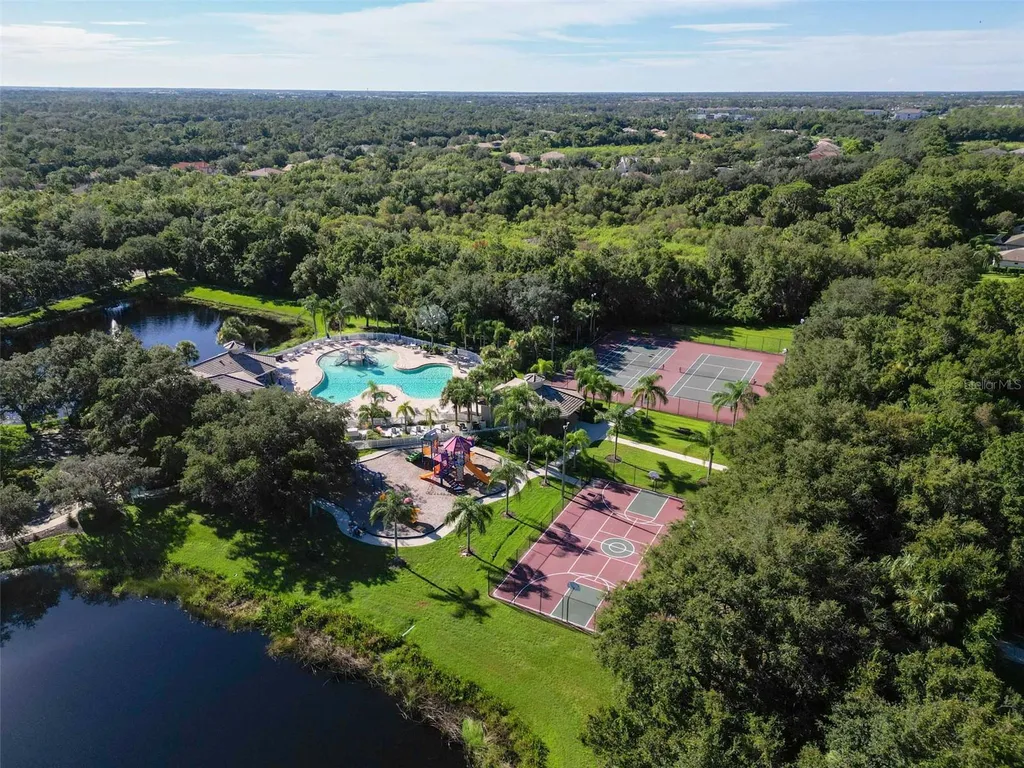 289 Petrel Trail Bradenton FL 34212