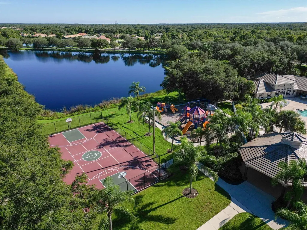 289 Petrel Trail Bradenton FL 34212