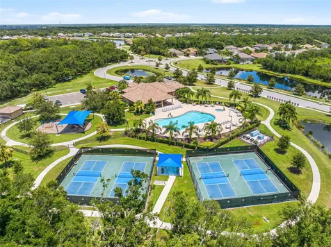 289 Petrel Trail Bradenton FL 34212