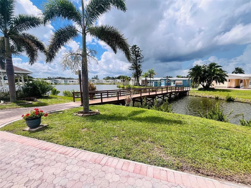 2215 73rd Street E Palmetto FL 34221