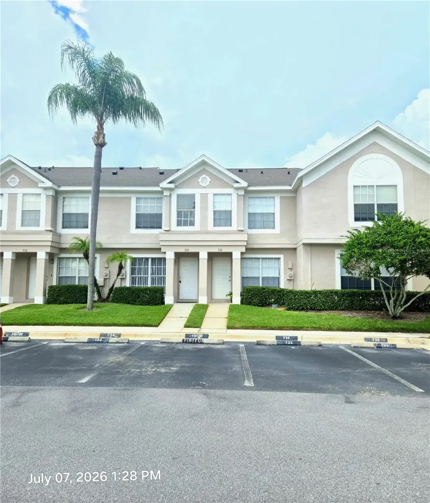 734 Kensington Lake Circle Brandon FL 33511