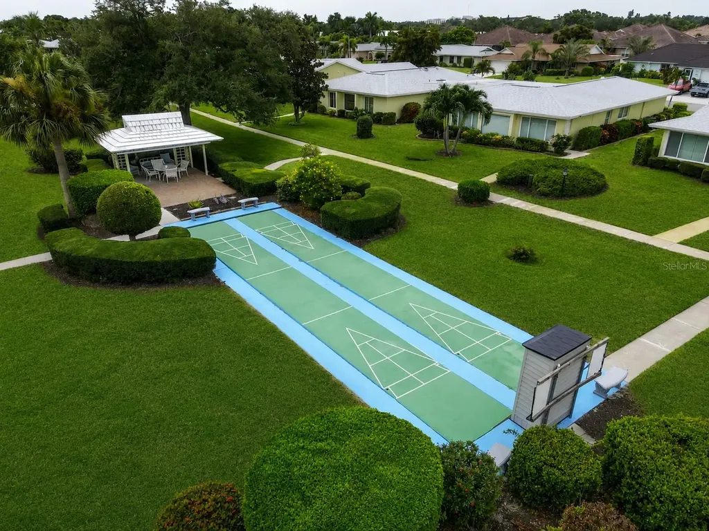 7011 10th Avenue W Bradenton FL 34209