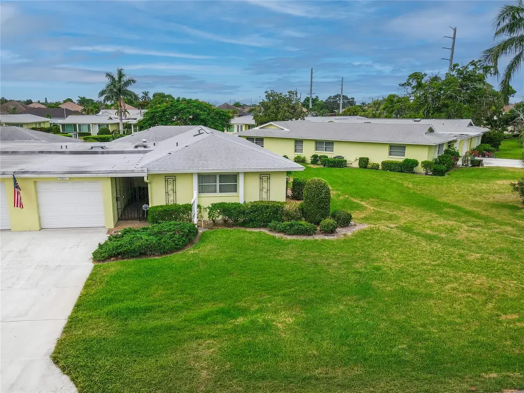 7011 10th Avenue W Bradenton FL 34209