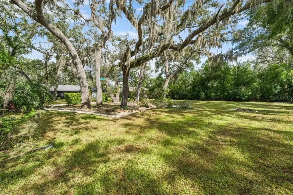 12301 N 53rd Street Temple Terrace FL 33617