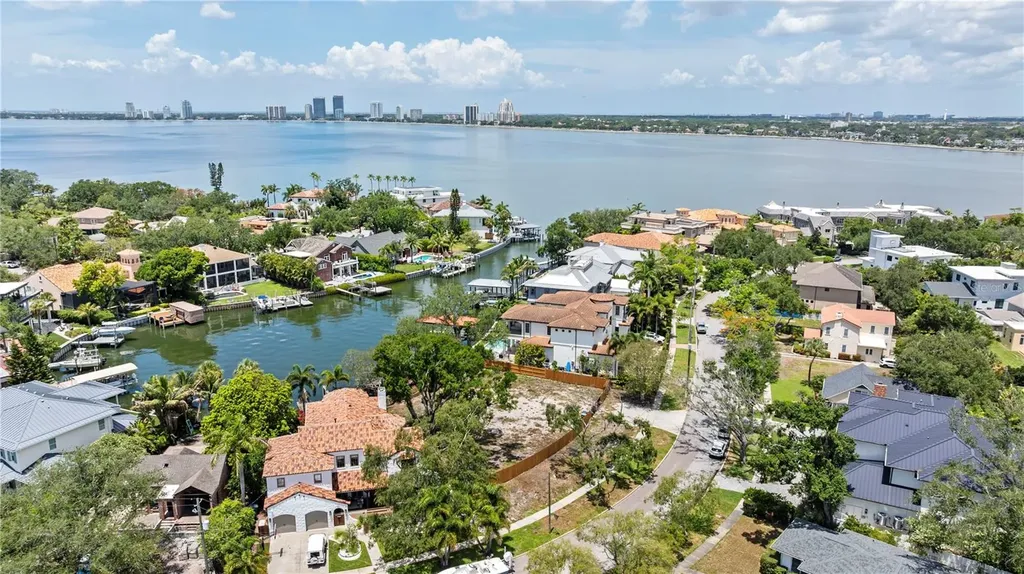 86 Bahama Circle Tampa FL 33606