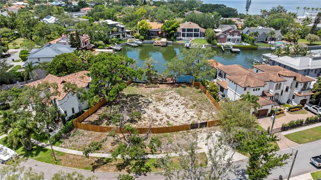 86 Bahama Circle Tampa FL 33606