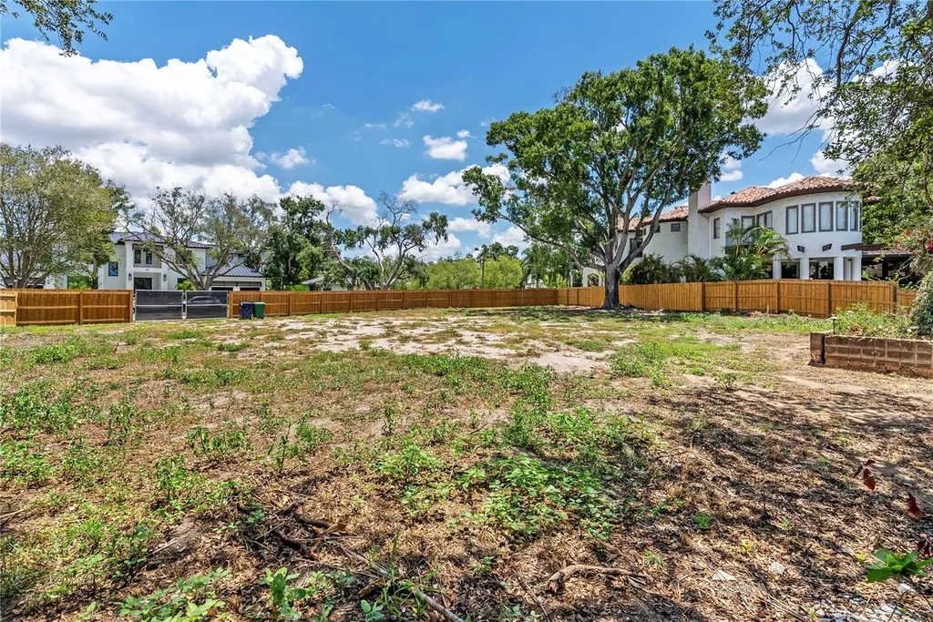 86 Bahama Circle Tampa FL 33606