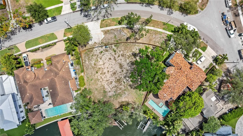 86 Bahama Circle Tampa FL 33606