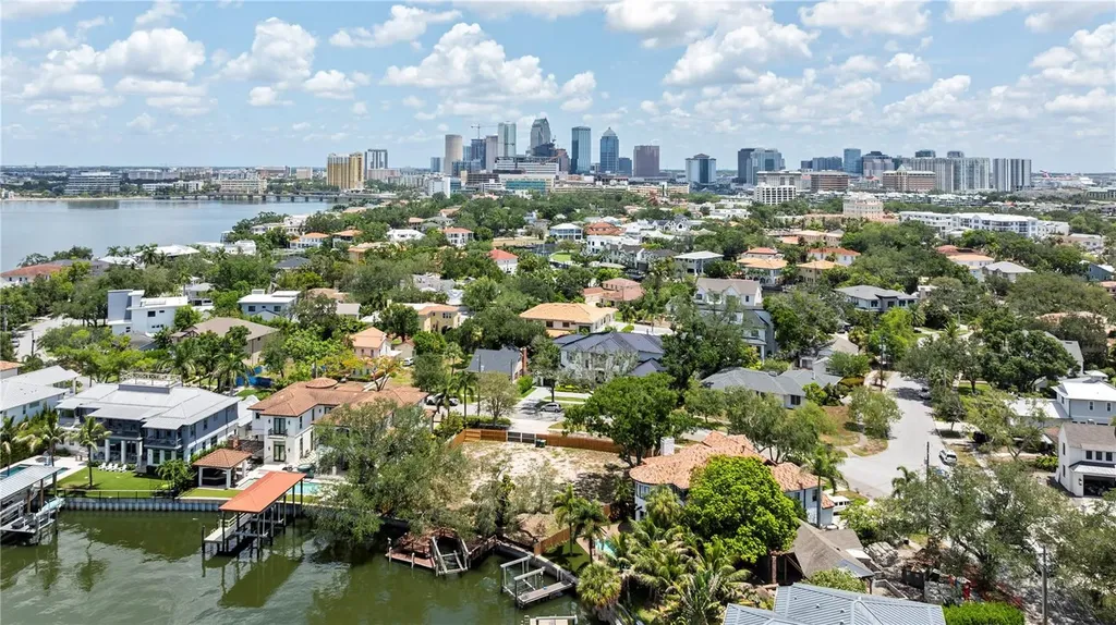 86 Bahama Circle Tampa FL 33606