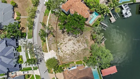 86 Bahama Circle Tampa FL 33606