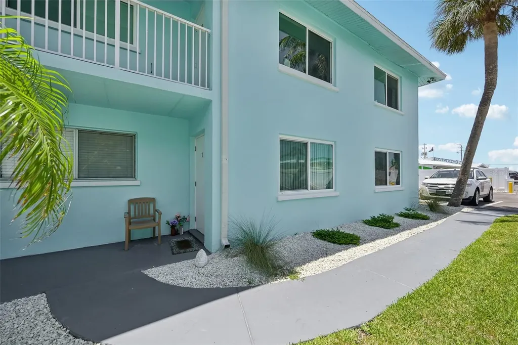 117 7th Street N Bradenton Beach FL 34217