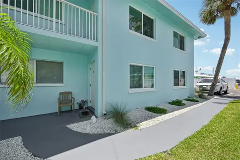 117 7th Street N Bradenton Beach FL 34217