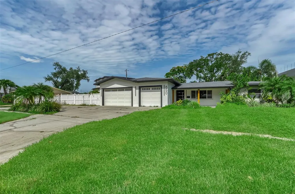 850 Rafael Boulevard NE St Petersburg FL 33704