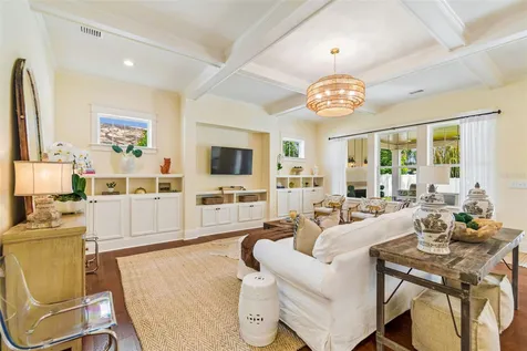 706 W Peninsular Street Tampa FL 33603
