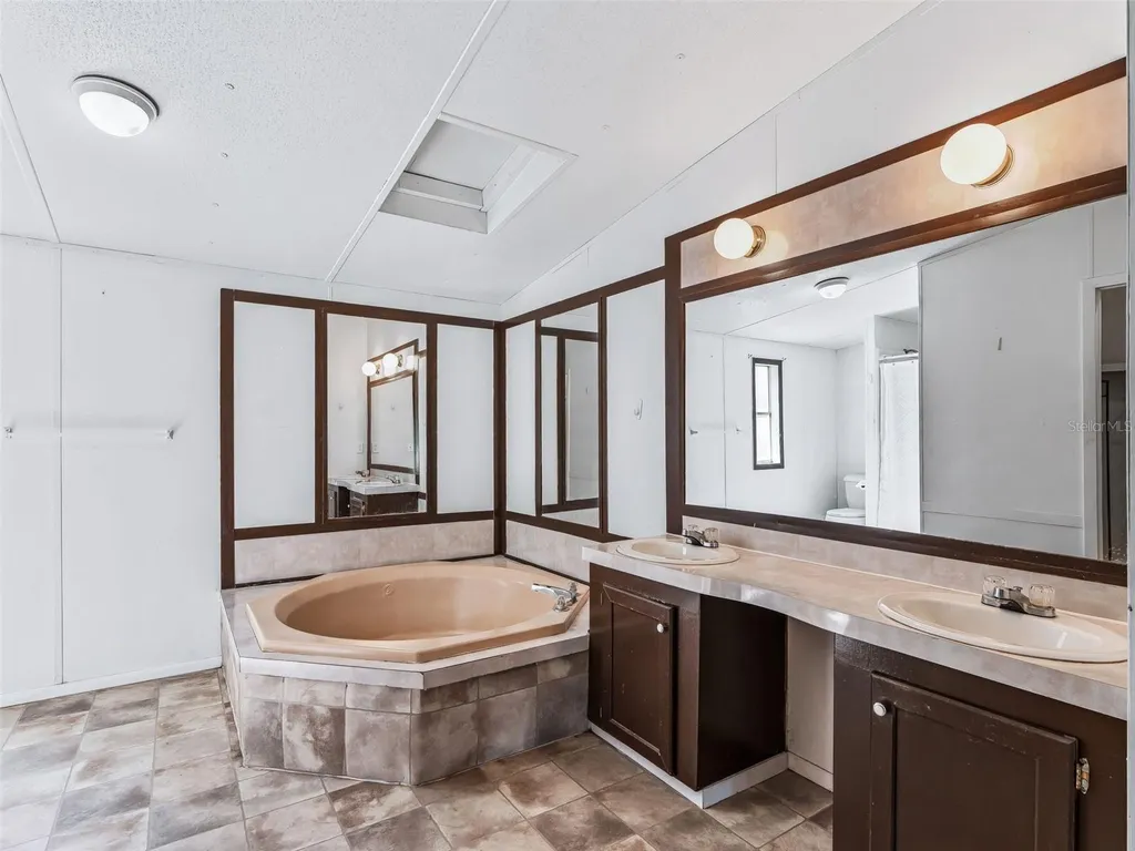 7363 Cr 763 Bushnell FL 33513