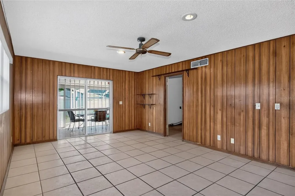 3101 Buttercup Street Seffner FL 33584