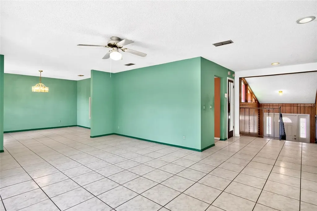 3101 Buttercup Street Seffner FL 33584