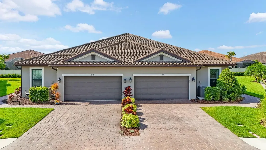 5319 Taliaferro Court Palmetto FL 34221