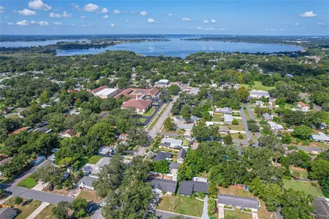 125 N Rhodes Street Mount Dora FL 32757
