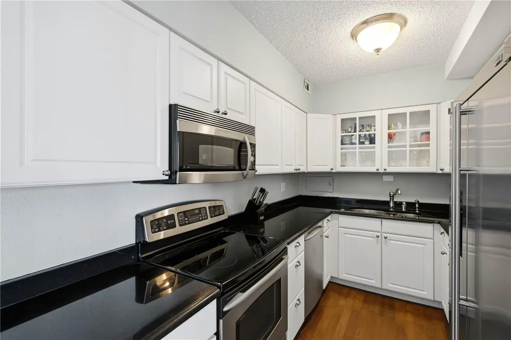 31 Island Way Clearwater FL 33767