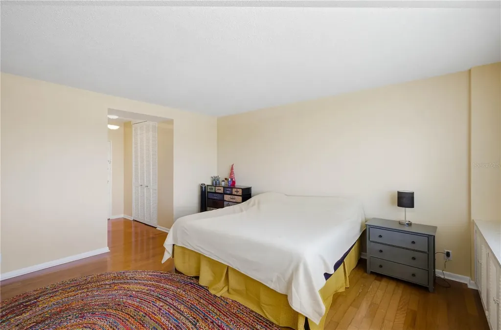 31 Island Way Clearwater FL 33767