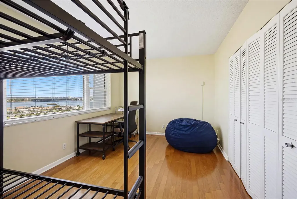 31 Island Way Clearwater FL 33767