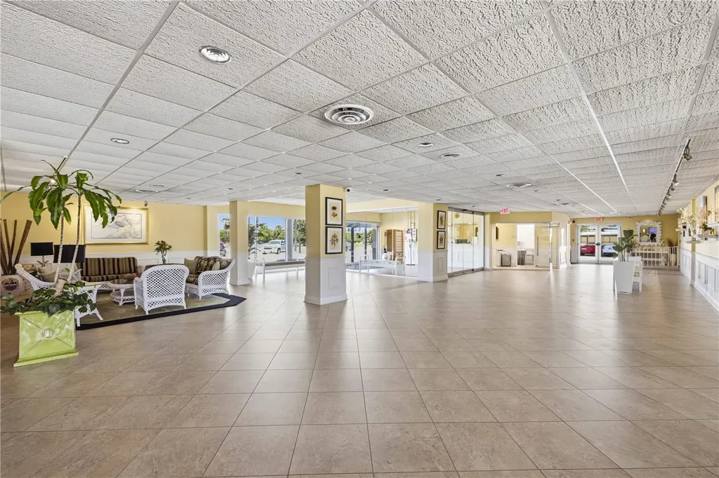31 Island Way Clearwater FL 33767