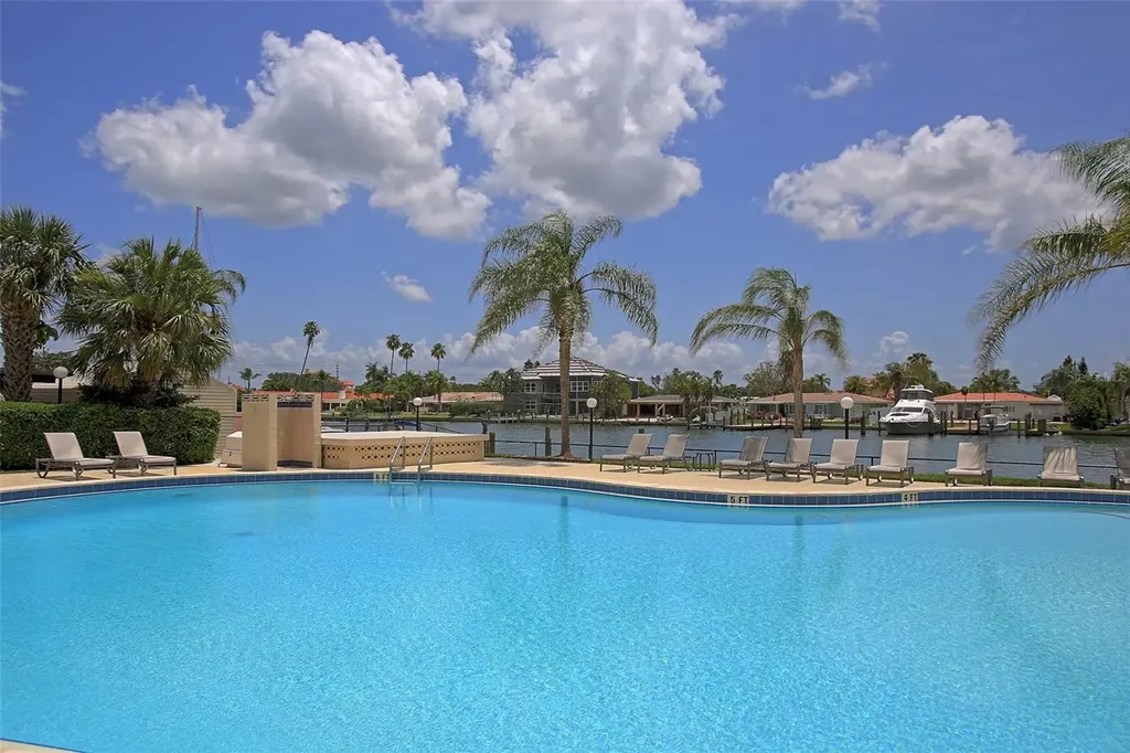 31 Island Way Clearwater FL 33767