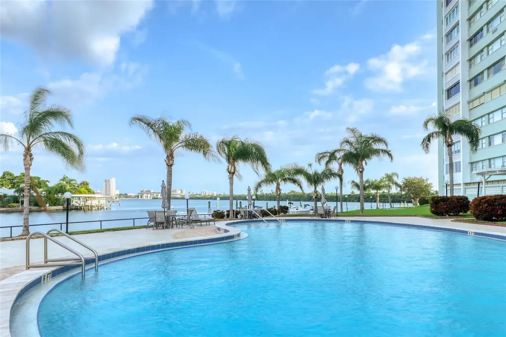 31 Island Way Clearwater FL 33767