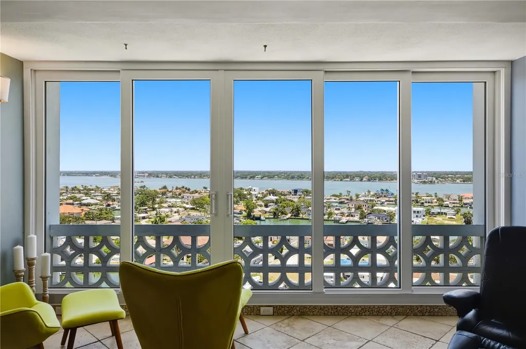 31 Island Way Clearwater FL 33767