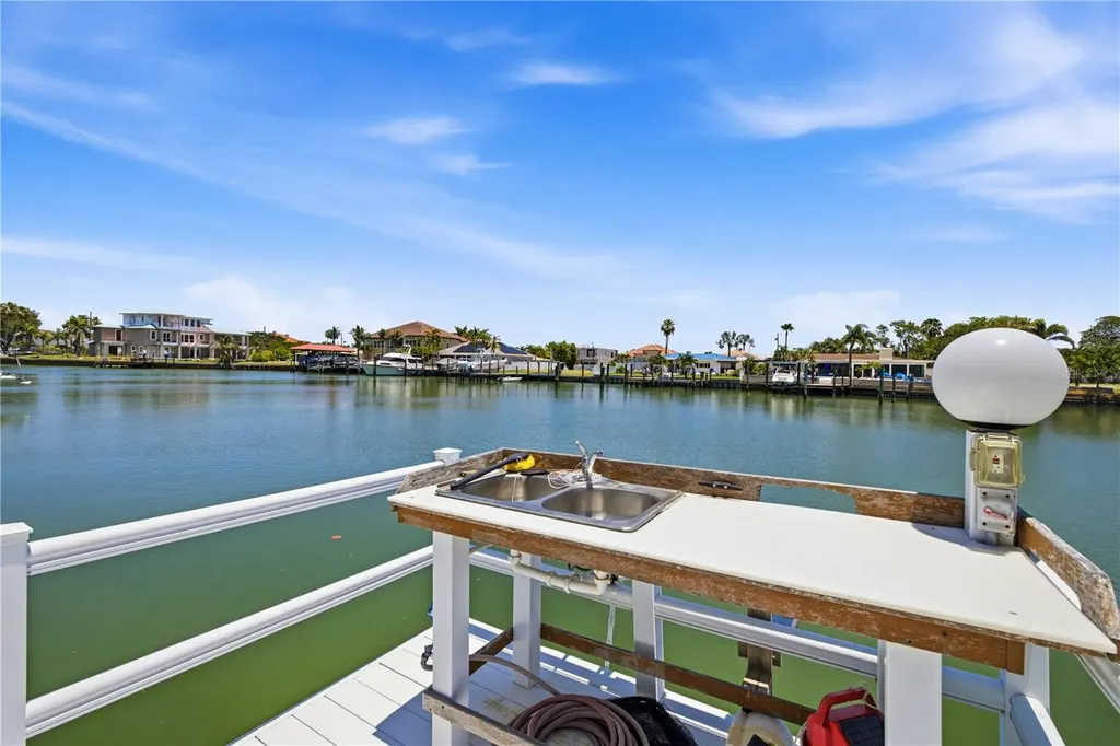 31 Island Way Clearwater FL 33767