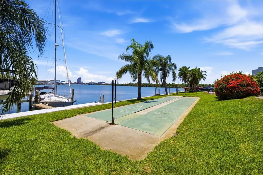31 Island Way Clearwater FL 33767