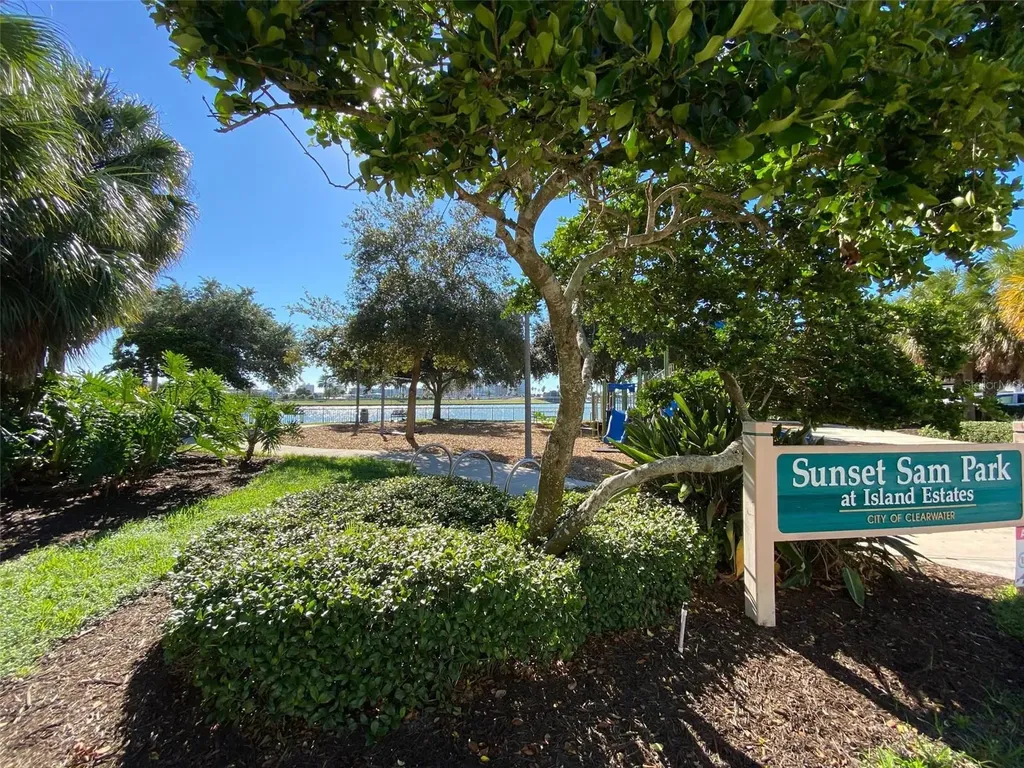 31 Island Way Clearwater FL 33767