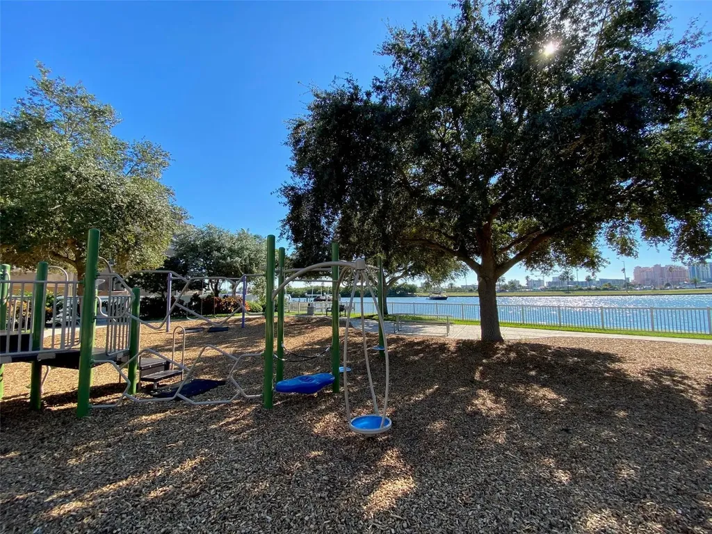 31 Island Way Clearwater FL 33767