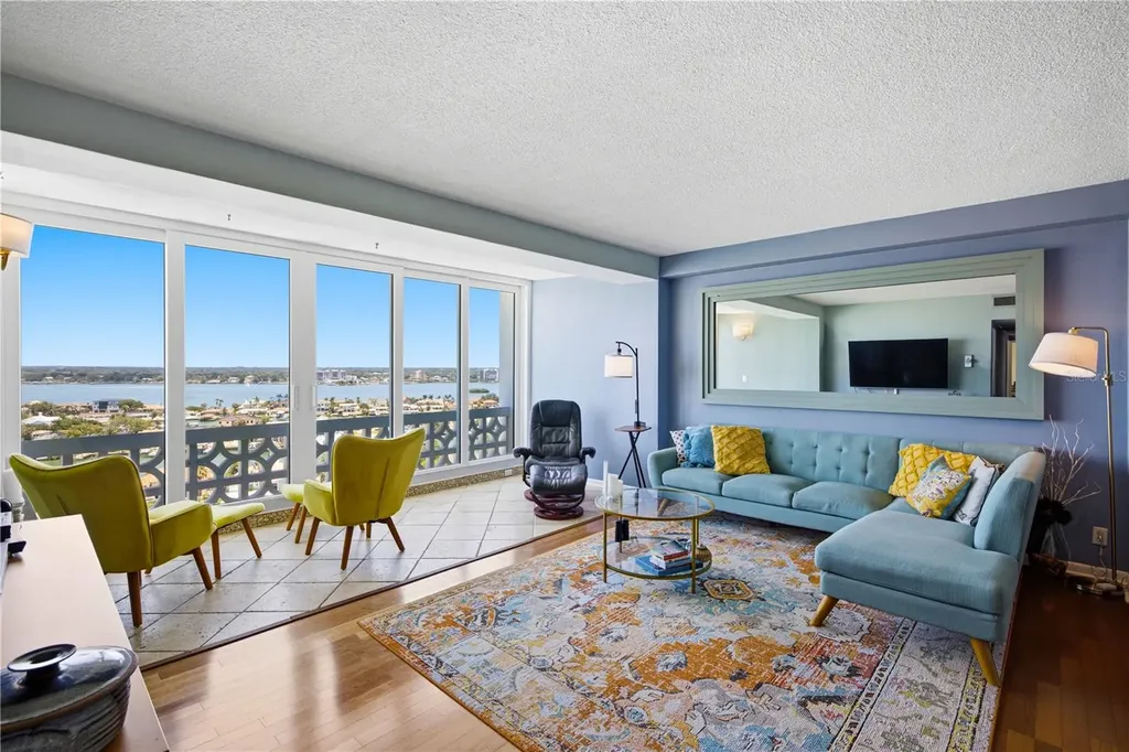 31 Island Way Clearwater FL 33767