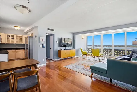 31 Island Way Clearwater FL 33767