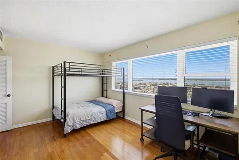 31 Island Way Clearwater FL 33767