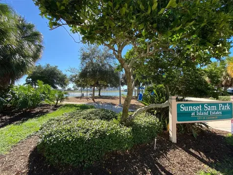 31 Island Way Clearwater FL 33767