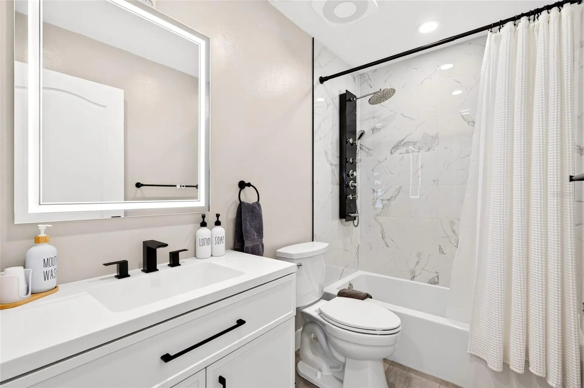 33 Riverside Lane Palm Coast FL 32164