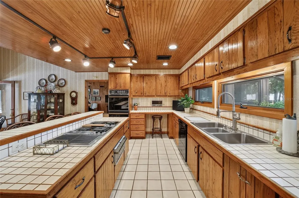 2411 SE 15th Street Ocala FL 34471