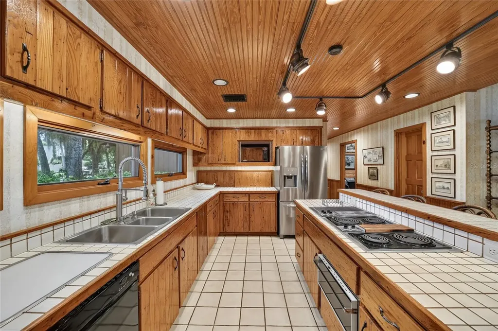 2411 SE 15th Street Ocala FL 34471