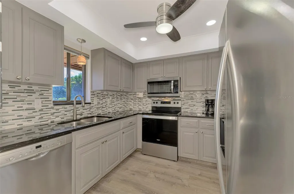 6698 Draw Lane Sarasota FL 34238
