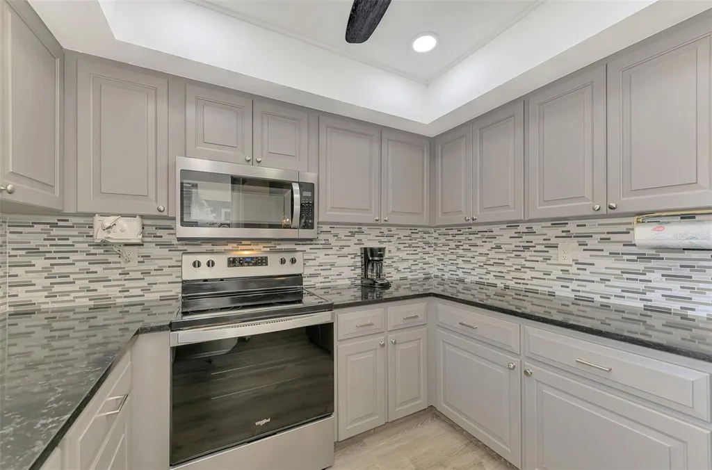 6698 Draw Lane Sarasota FL 34238