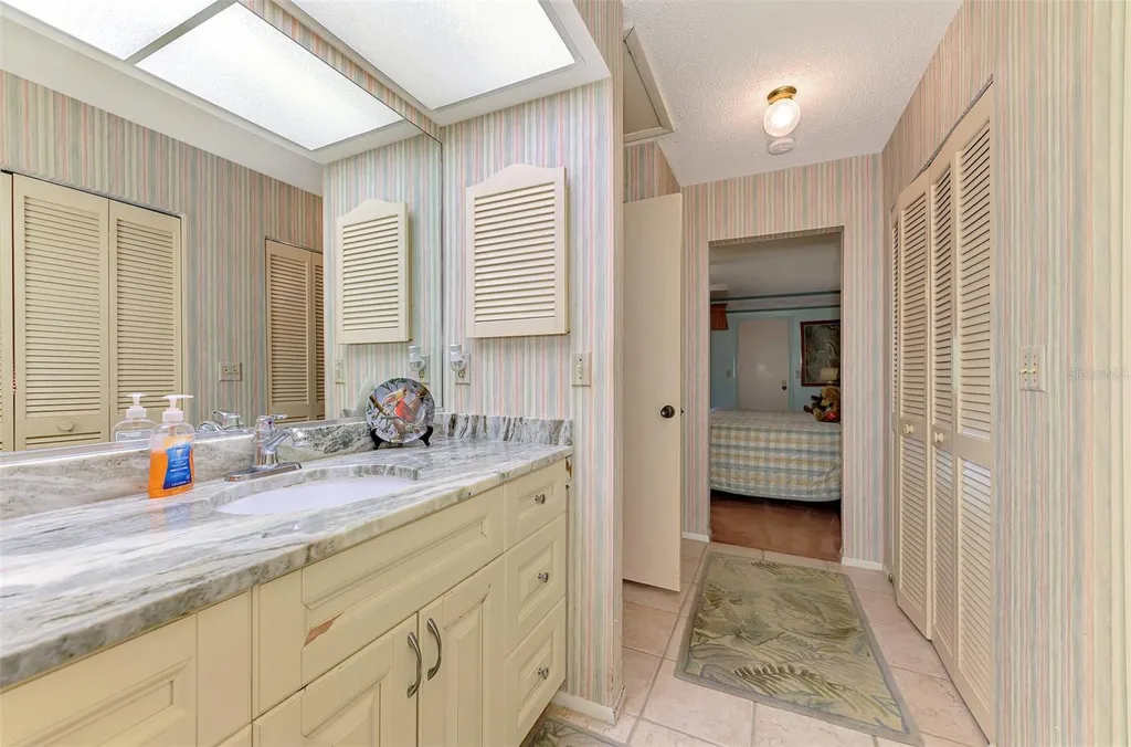 6698 Draw Lane Sarasota FL 34238