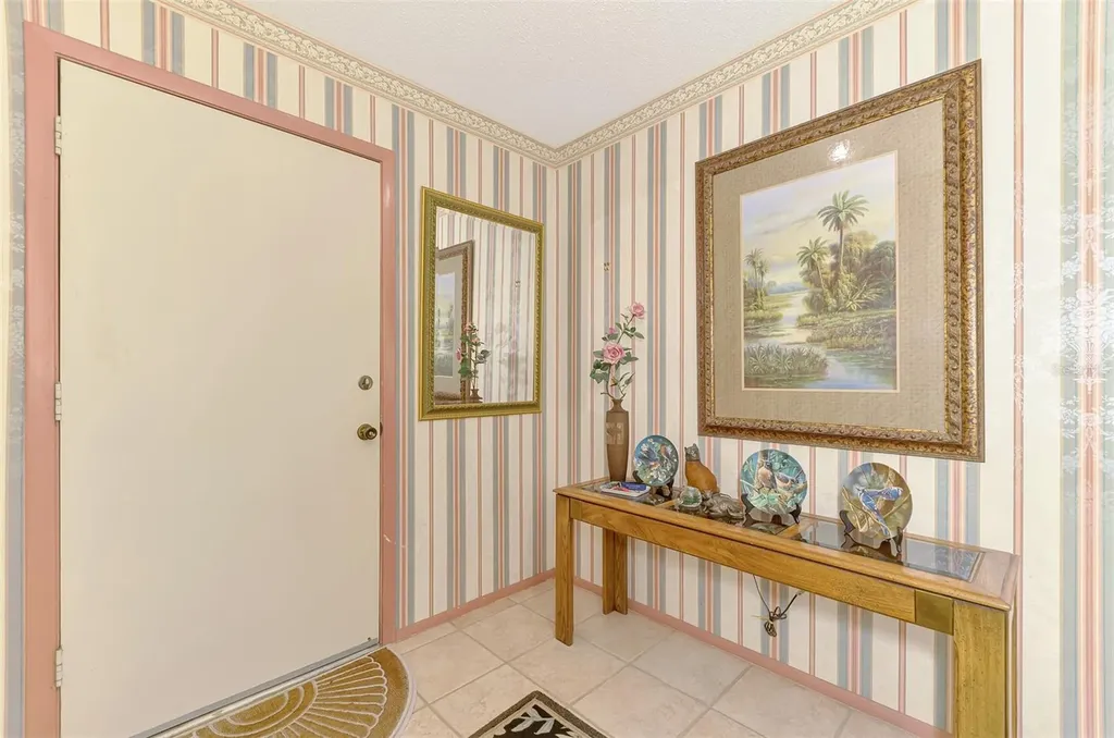 6698 Draw Lane Sarasota FL 34238