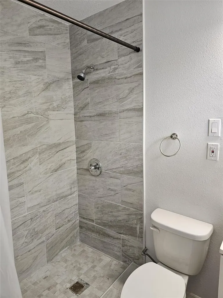 1216 Dickens Avenue Orlando FL 32809